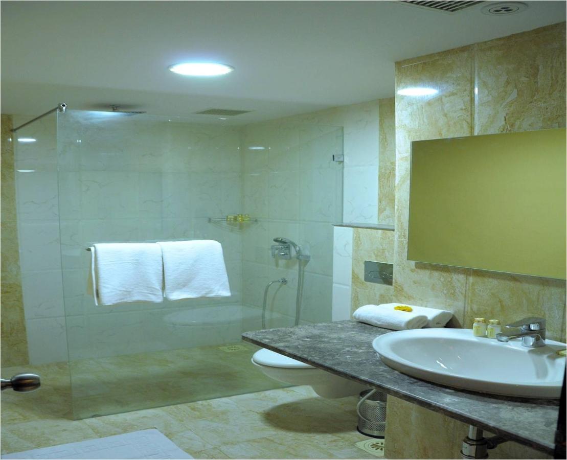Zone Connect By The Park,Udaipur Hotel Exterior photo