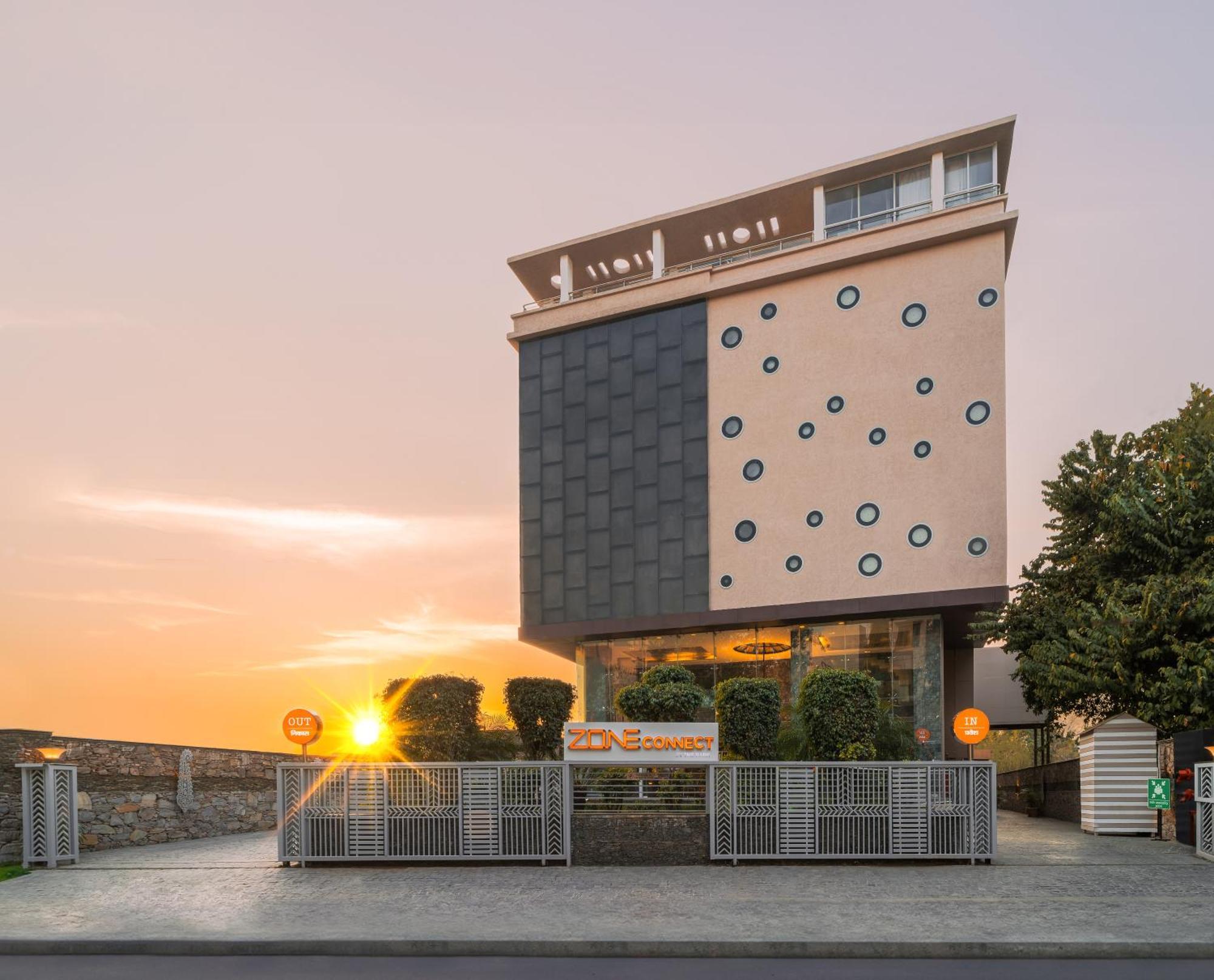 Zone Connect By The Park,Udaipur Hotel Exterior photo