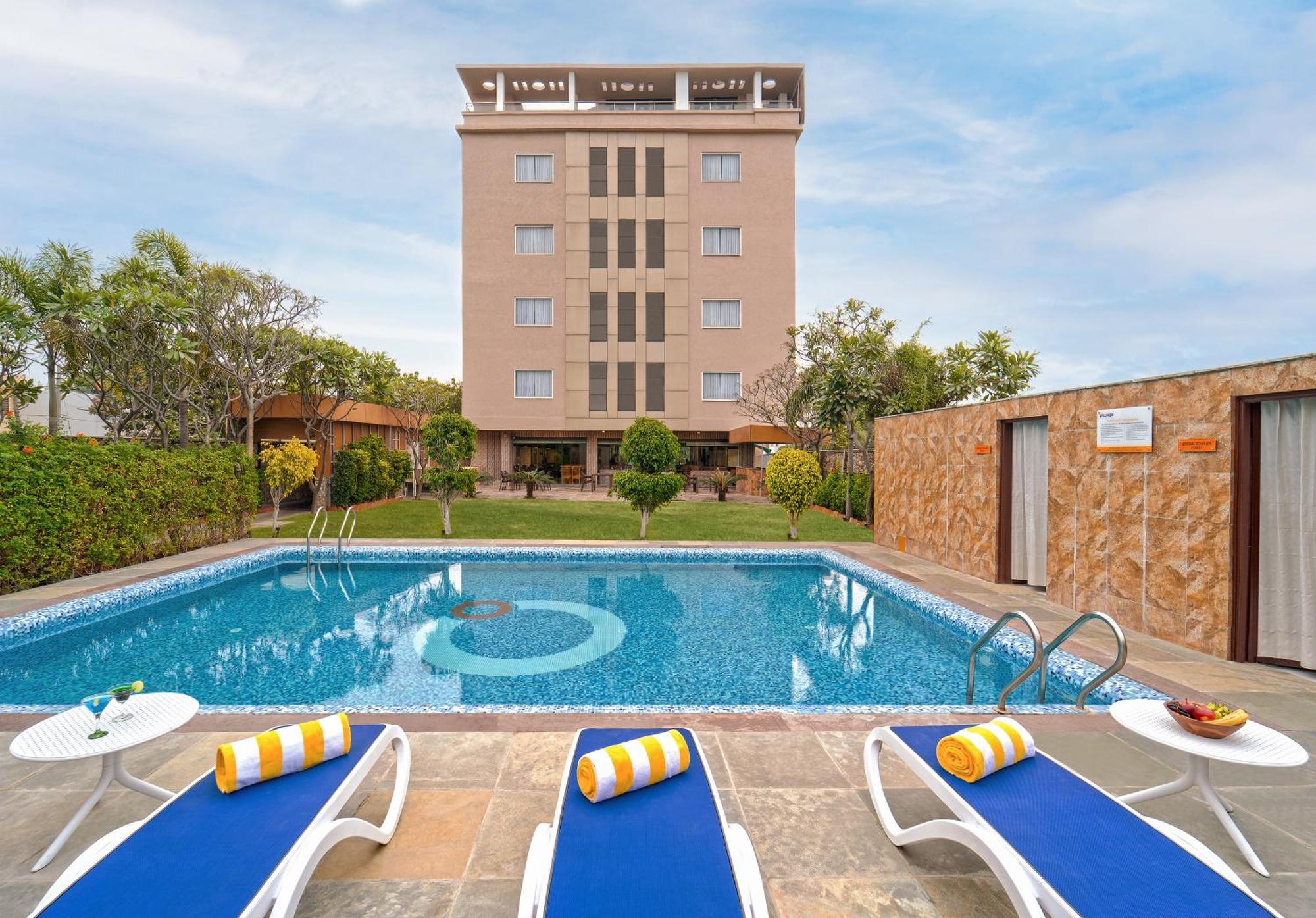 Zone Connect By The Park,Udaipur Hotel Exterior photo