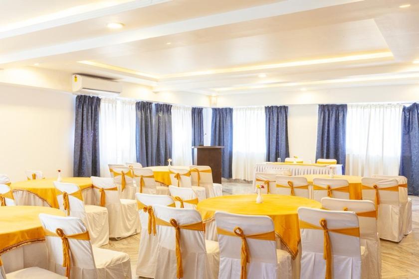 Zone Connect By The Park,Udaipur Hotel Exterior photo